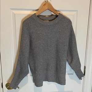 Elegant Gray Women's Crew Neck Sweater
